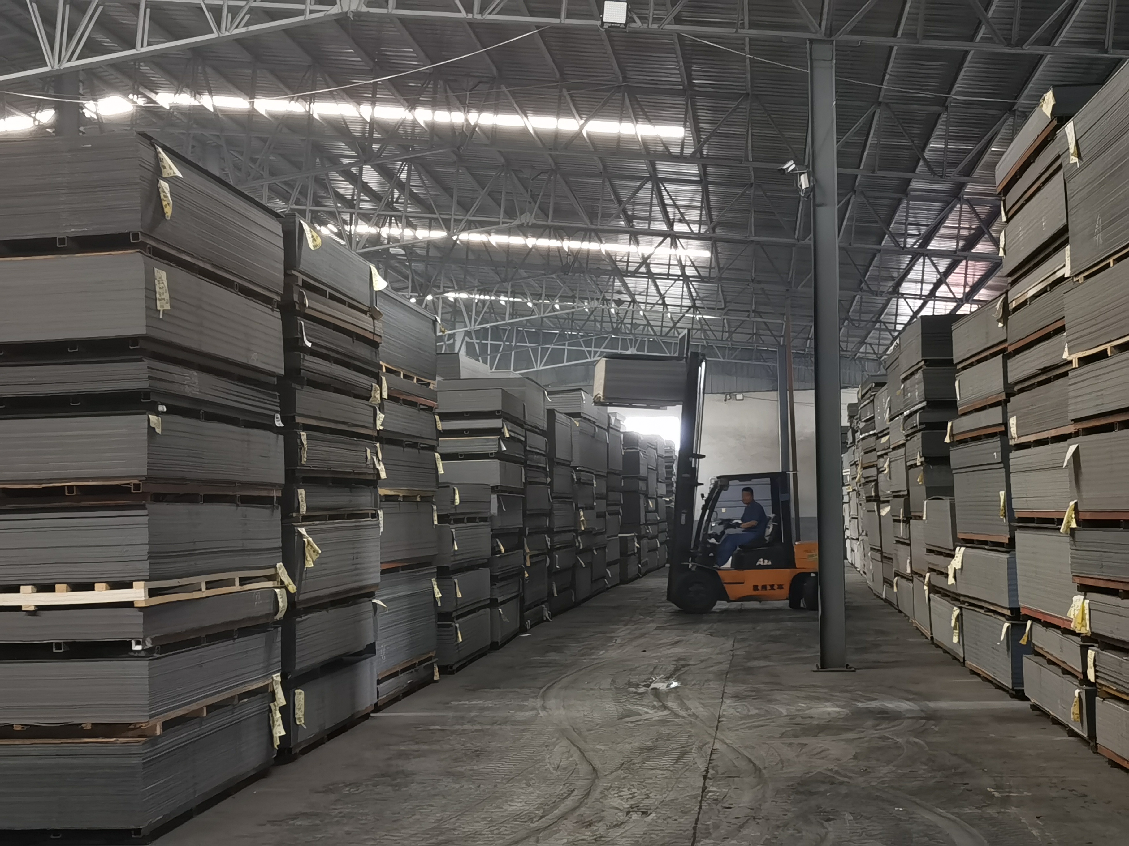 铝塑板生产厂家说铝塑板施工接缝处理